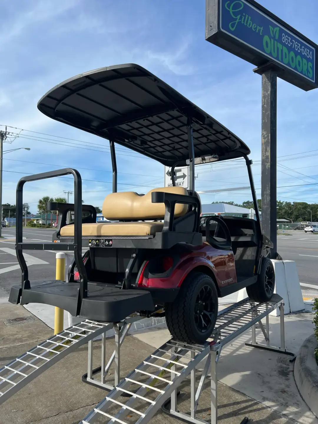 2027 E-Z-GO Express photo 9