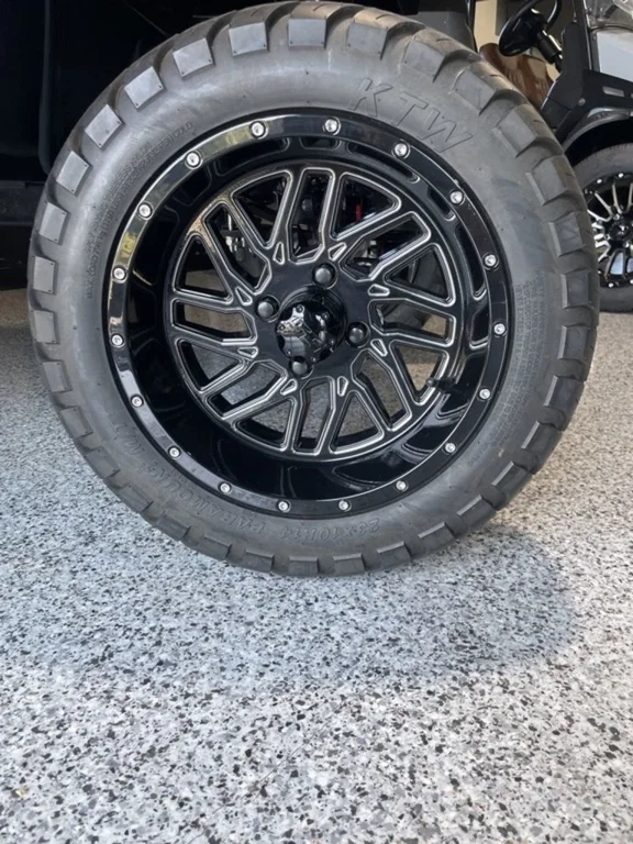2018 E-Z-GO RXV photo 4