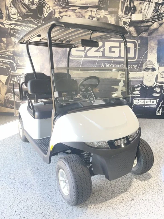 2024 E-Z-GO Valor photo 1