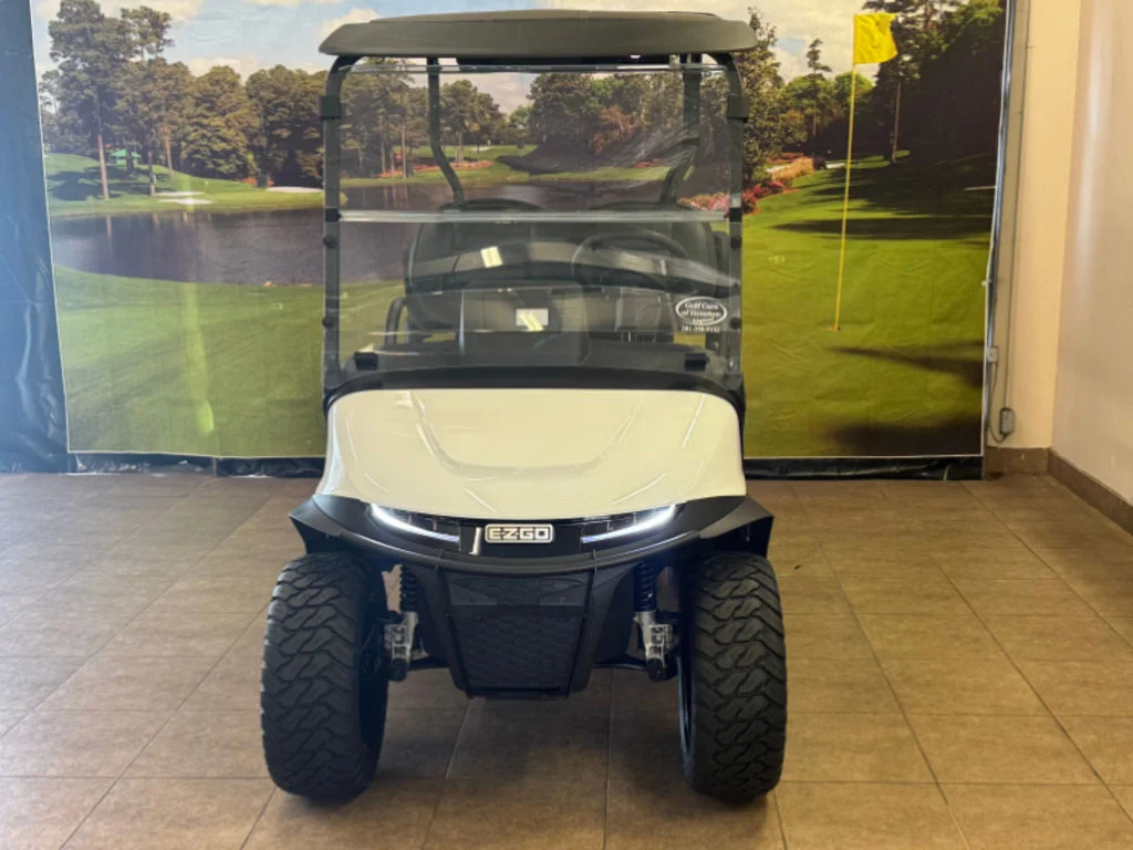 2026 E-Z-GO RXV ELiTE Lithium photo 2