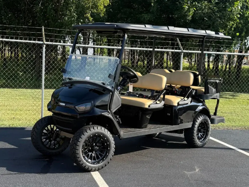 2026 E-Z-GO Express photo 1