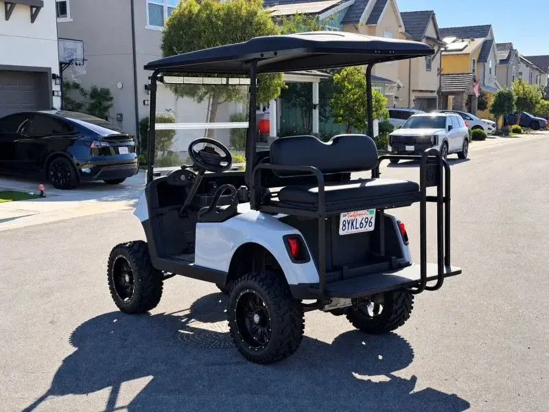 2021 E-Z-GO RXV photo 2