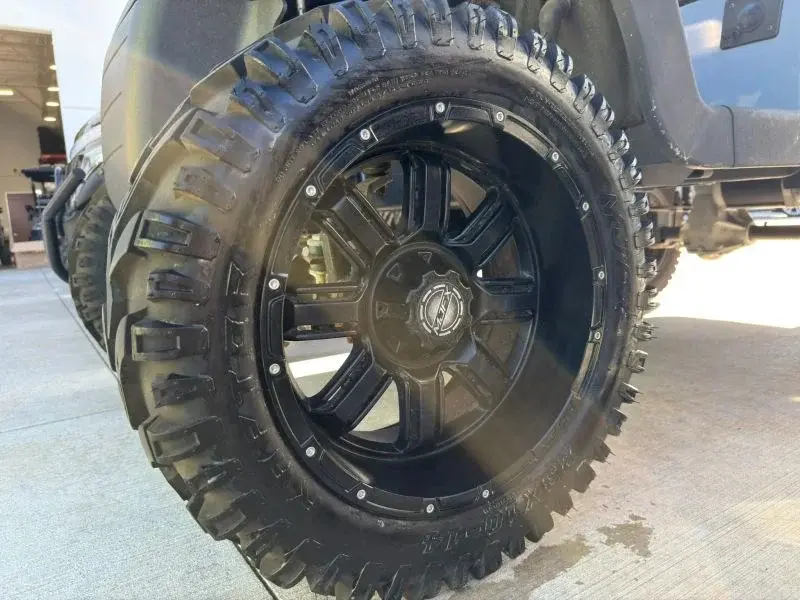 2021 E-Z-GO RXV photo 9