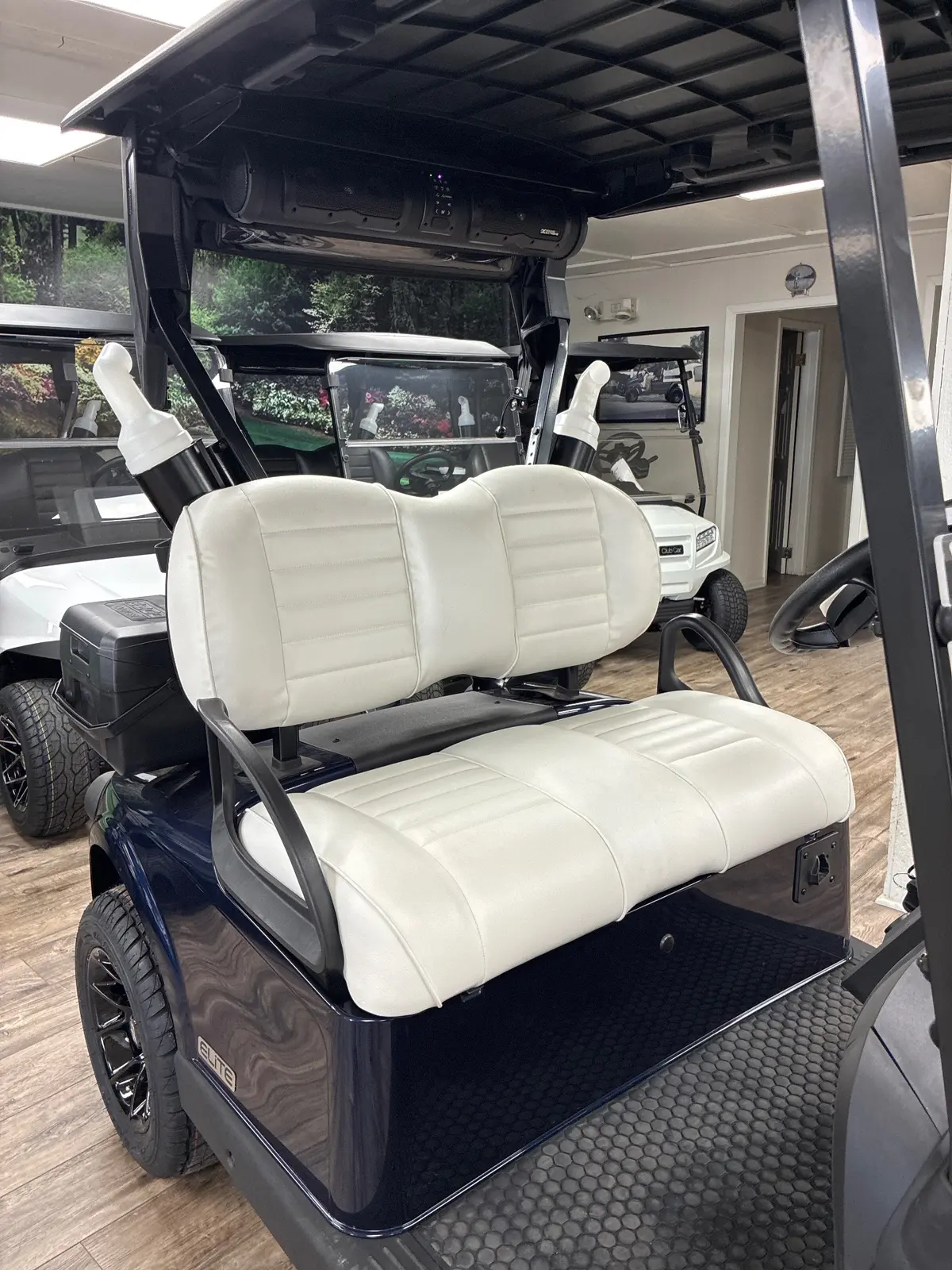 2026 E-Z-GO RXV ELiTE Lithium photo 4