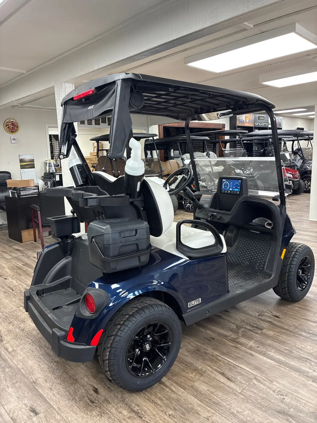 2026 E-Z-GO RXV ELiTE Lithium photo 5