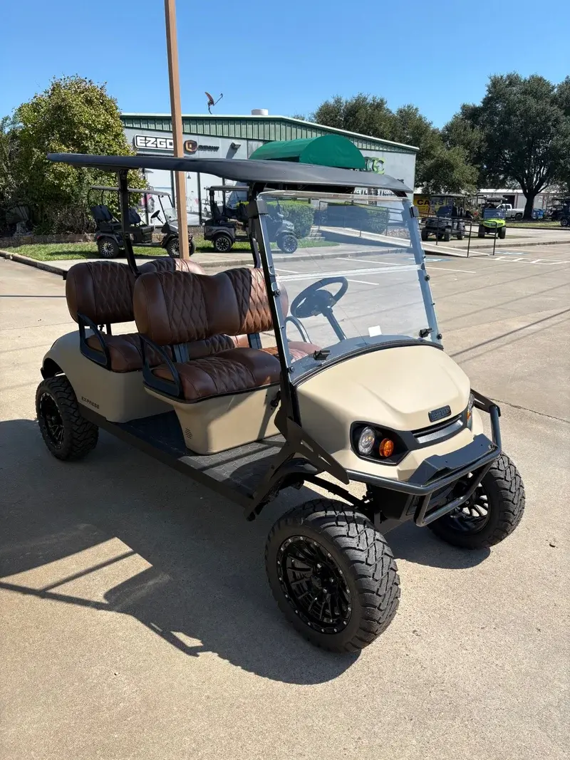 2026 E-Z-GO Express 4 photo 4