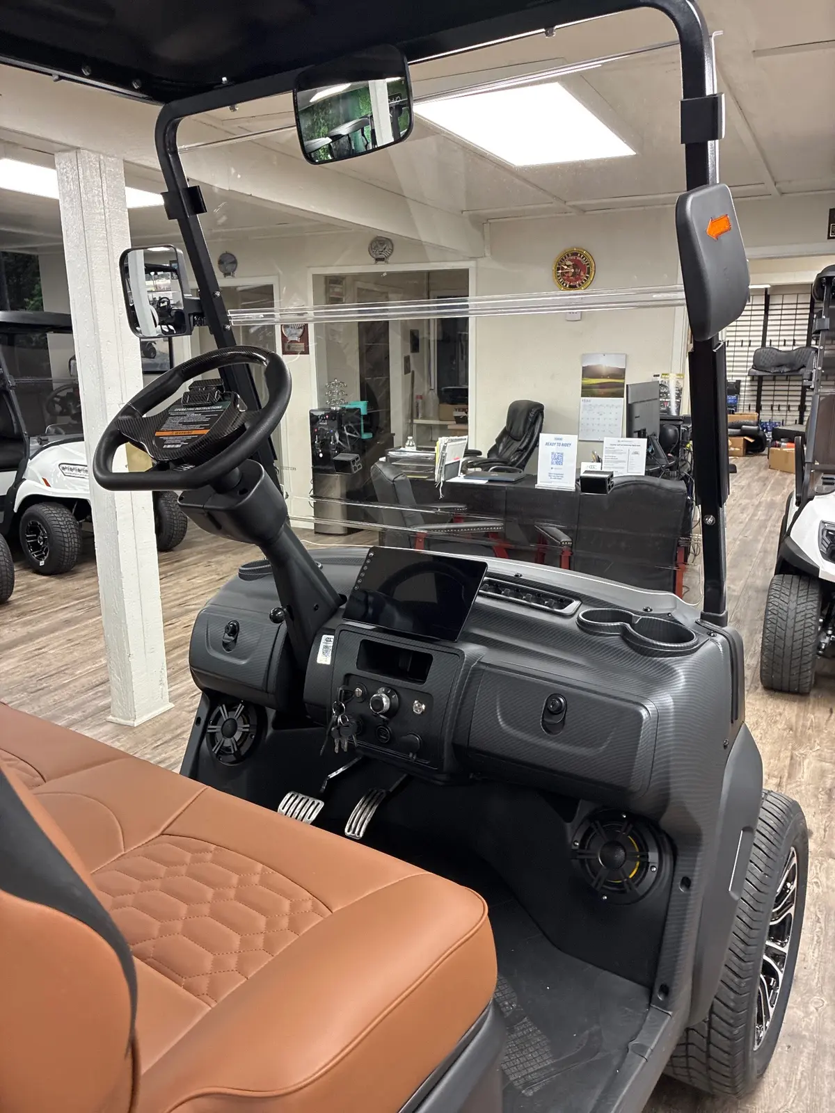 2026 Voyager EV Commander photo 4
