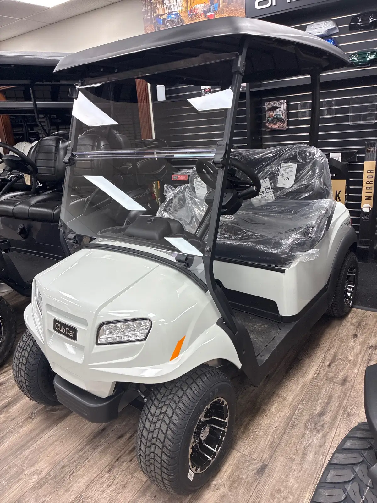 2027 Club Car Onward HP Li-Ion photo 2