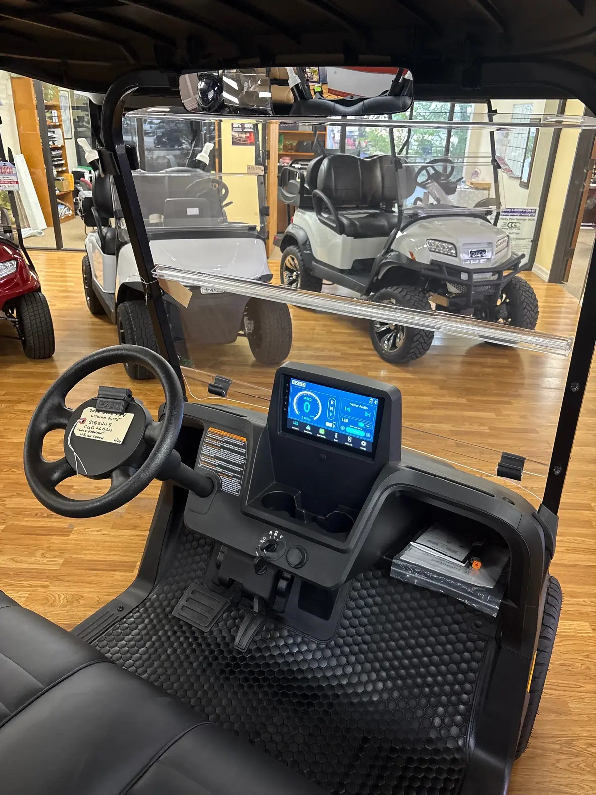 2026 E-Z-GO RXV ELiTE Lithium photo 4