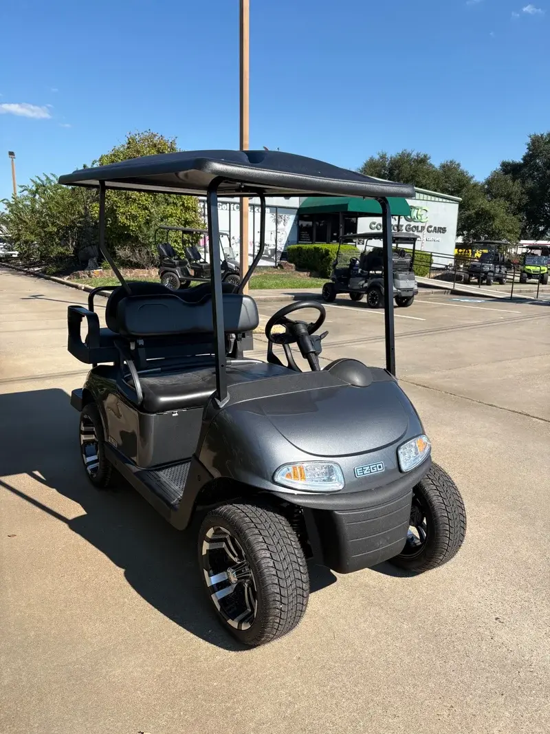 2021 E-Z-GO RXV ELiTE Lithium photo 3