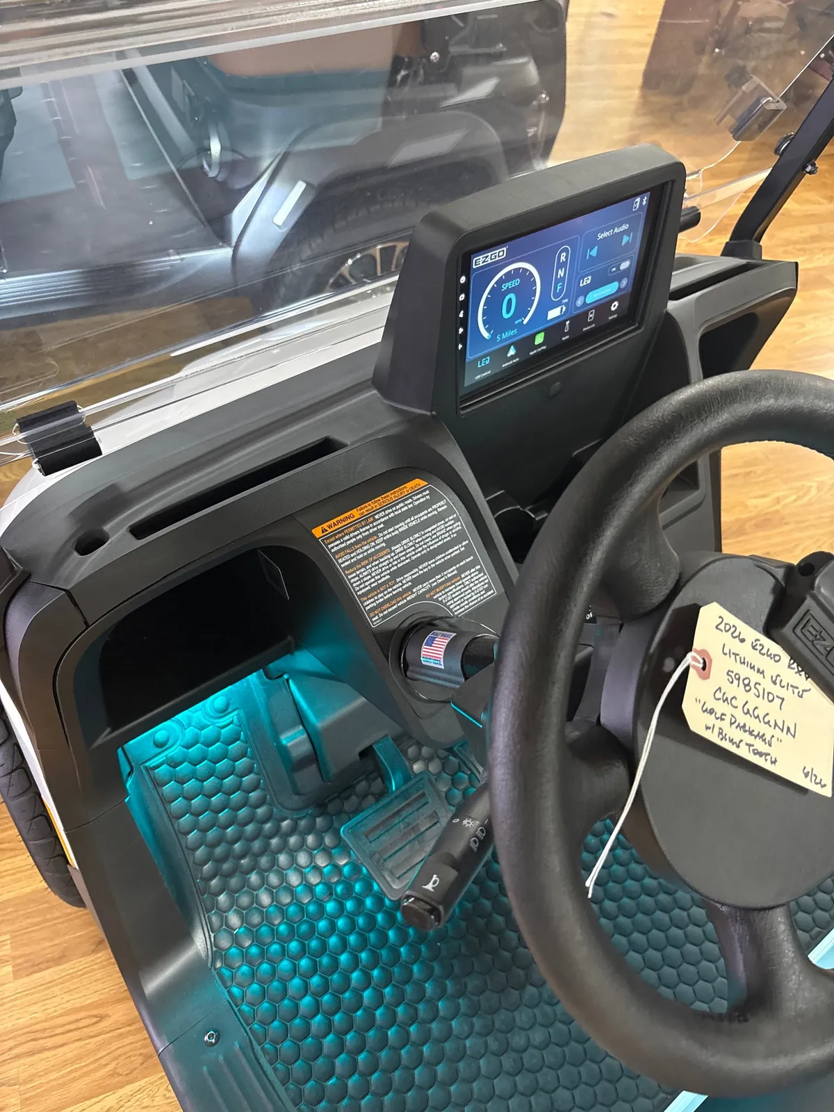 2026 E-Z-GO RXV ELiTE Lithium photo 2