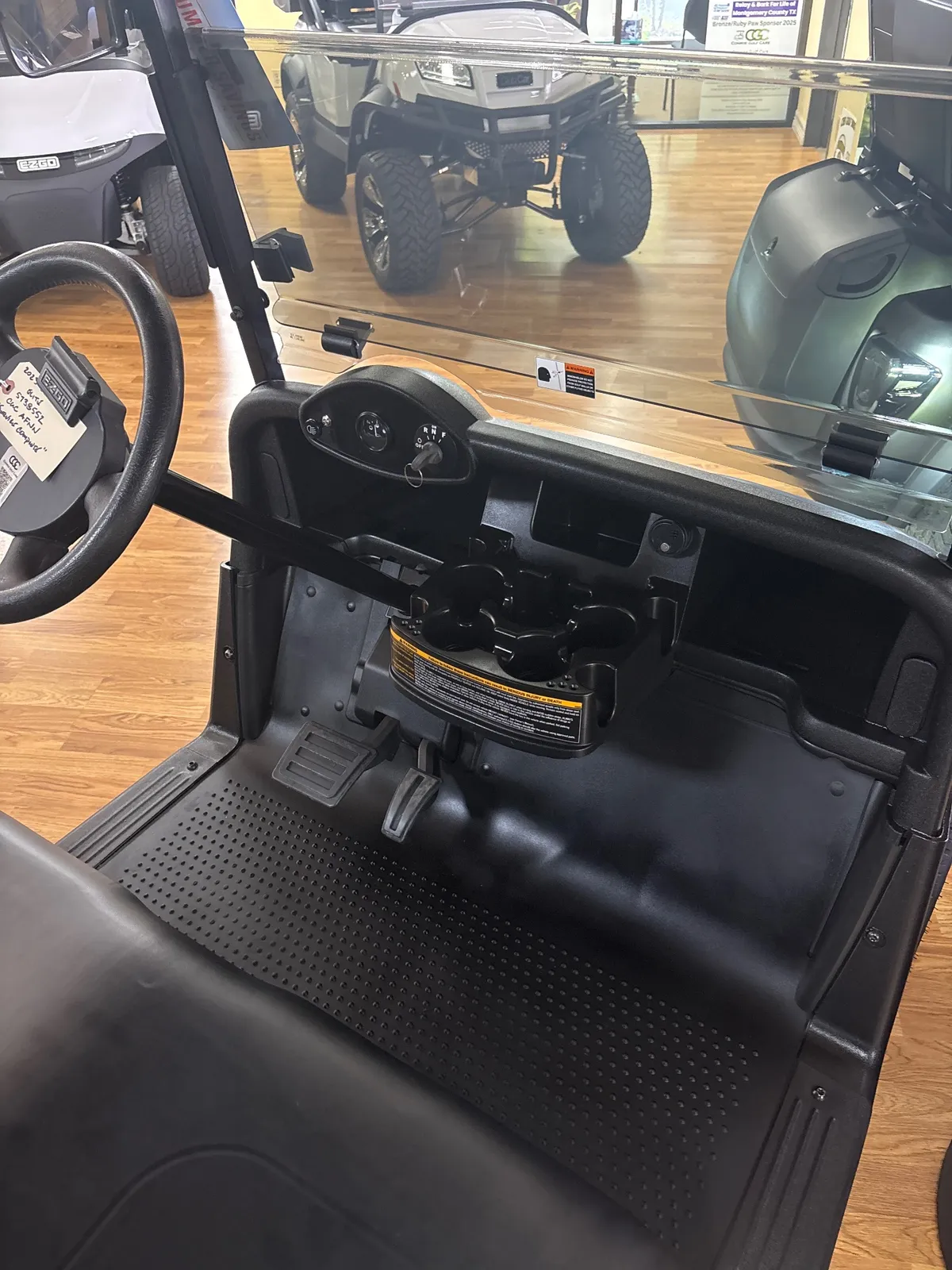2023 E-Z-GO RXV ELiTE Lithium photo 4