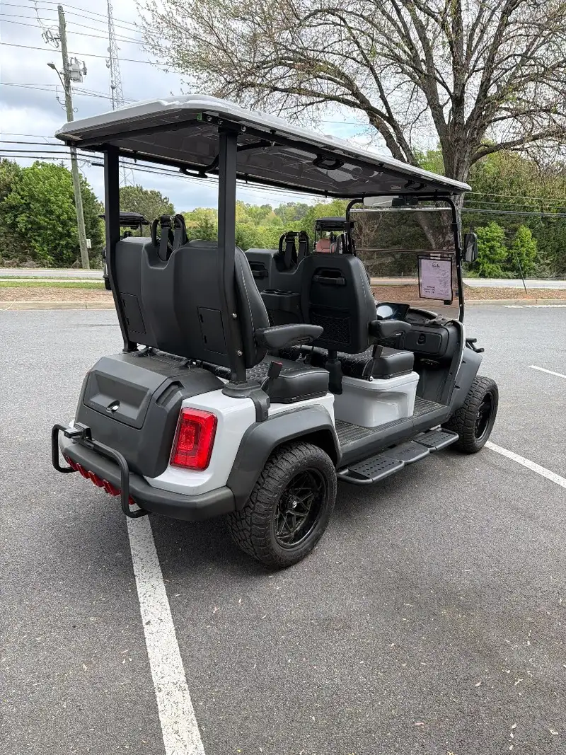 2026 Venom EV Stealth 0% FINANCING FREE DELIVERY photo 5