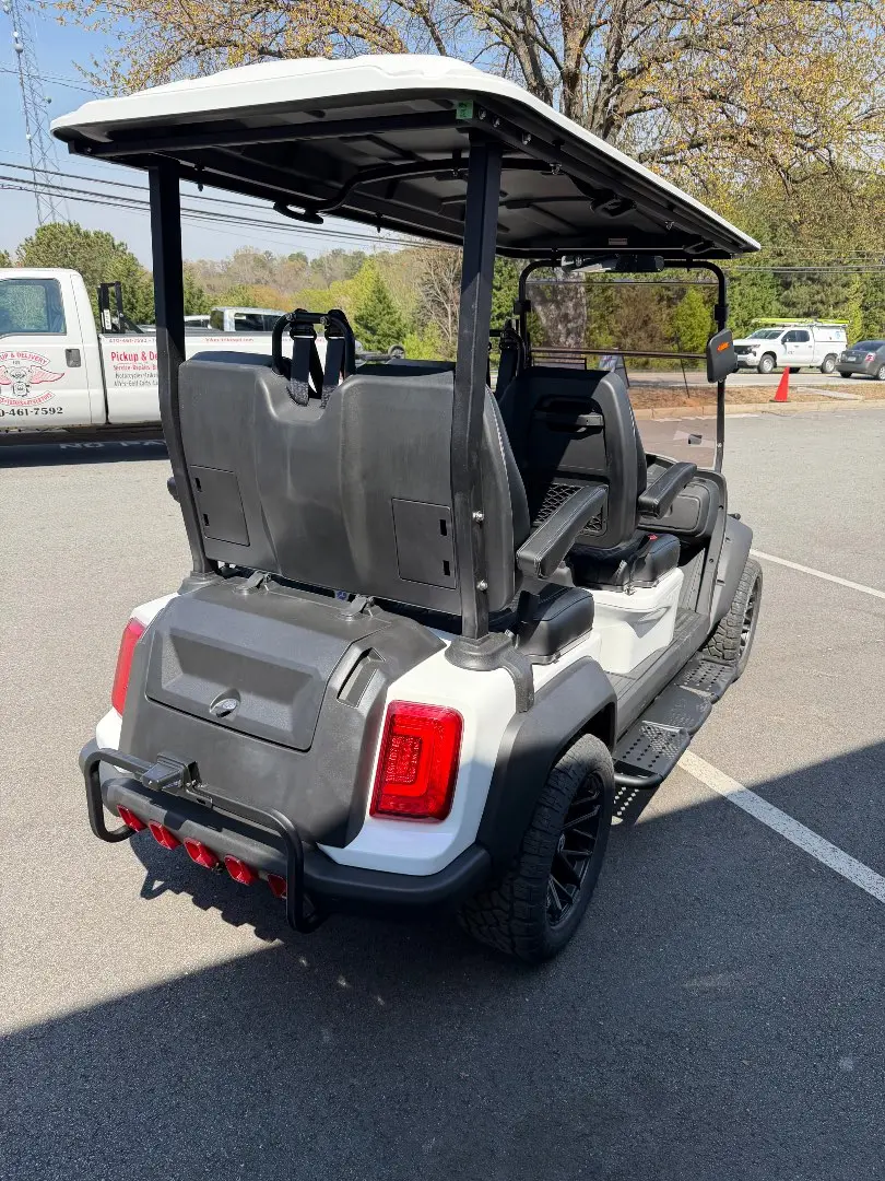 2026 Venom EV Stealth 0% Financing, FREE DELIVERY photo 7