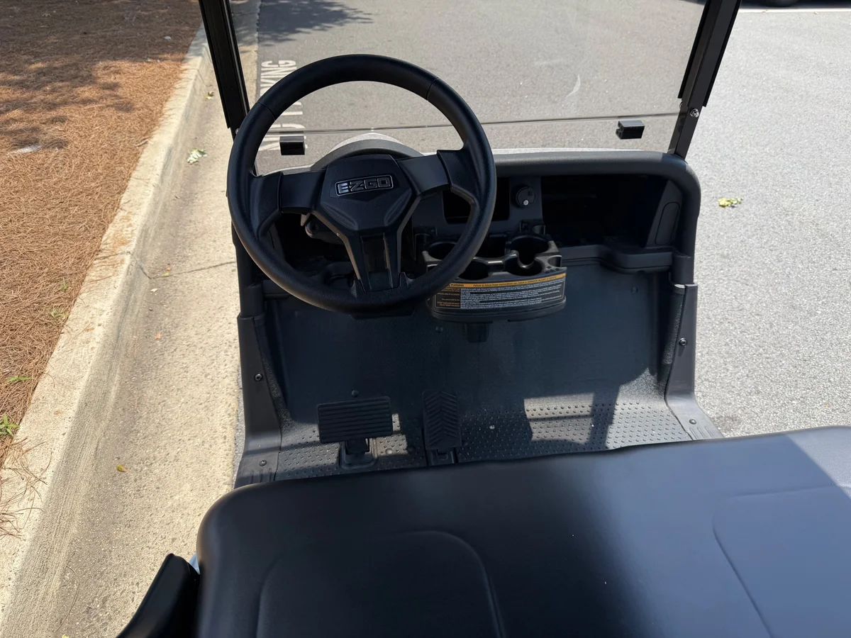 2021 E-Z-GO RXV ELiTE Lithium photo 5