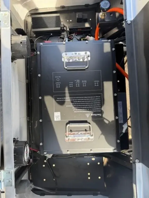 2026 Solana EV F 4P photo 5