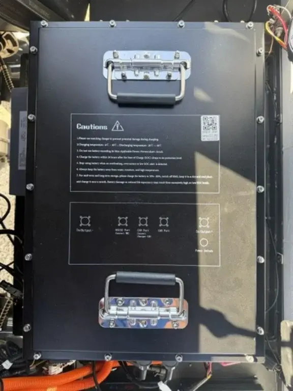 2027 Solana EV F 4P photo 5
