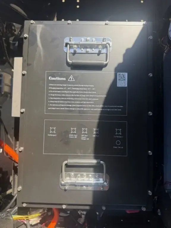 2027 Solana EV F 4P photo 6