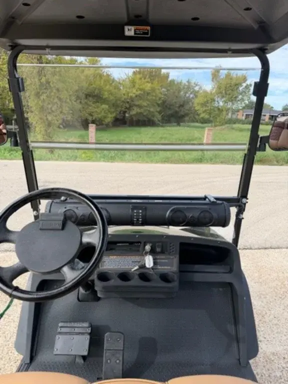 2011 E-Z-GO TXT photo 4