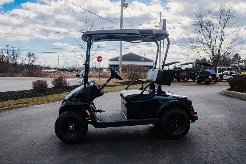2025 E-Z-GO Valor 48V Electric photo 3