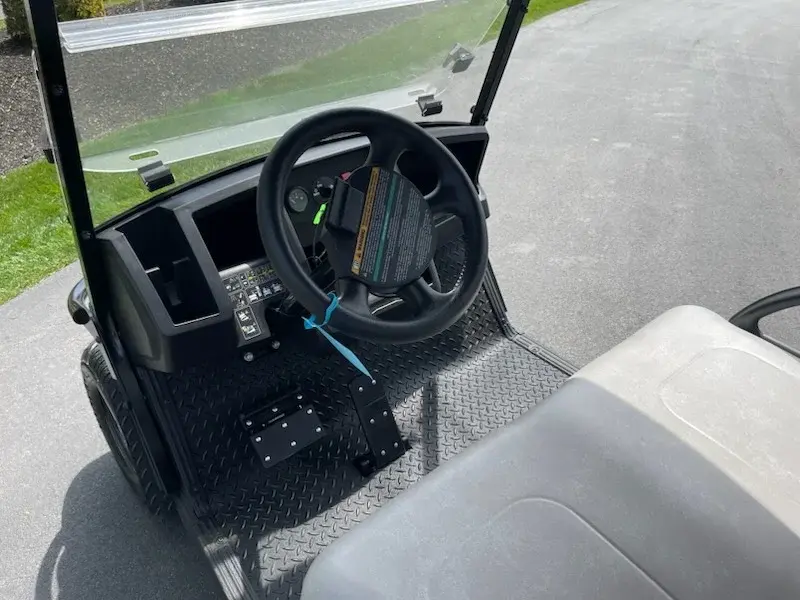 2025 Cushman Hauler Gas/EFI Powered photo 3