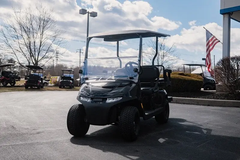 2025 E-Z-GO Valor photo 1