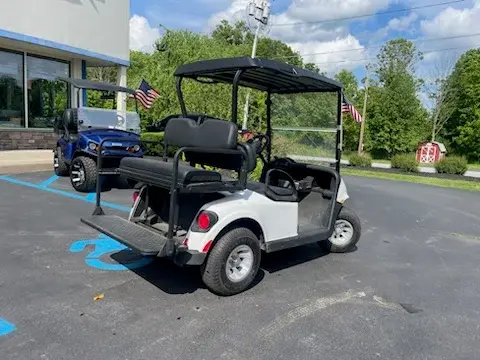 2019 E-Z-GO RXV photo 4