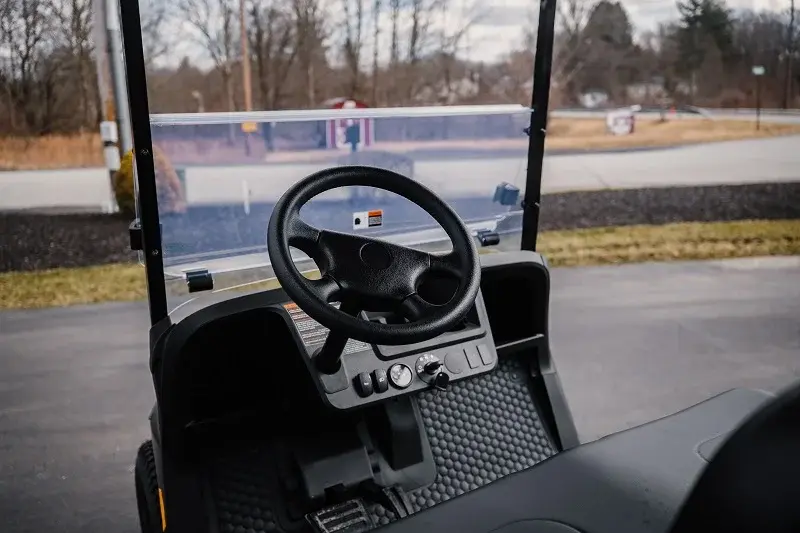 2025 E-Z-GO Valor 48V Electric photo 5