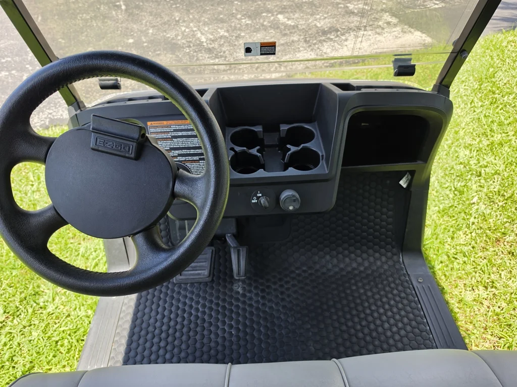 2024 E-Z-GO RXV EX1 Gas photo 5