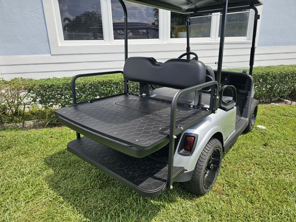 2021 E-Z-GO Freedom photo 8