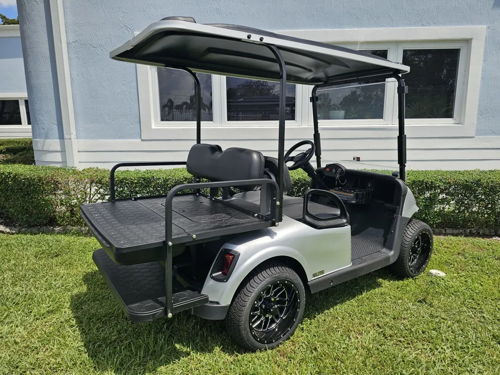 2021 E-Z-GO Freedom photo 7