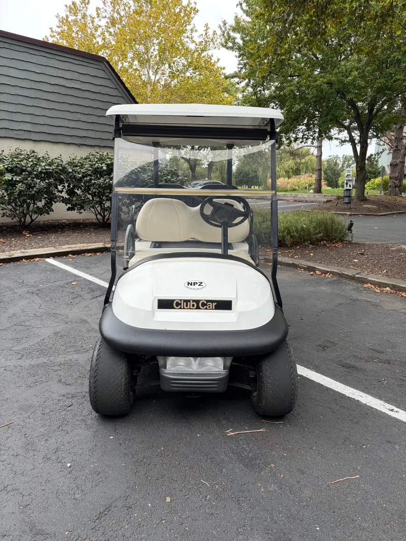 2007 Club Car Precedent Electric photo 2