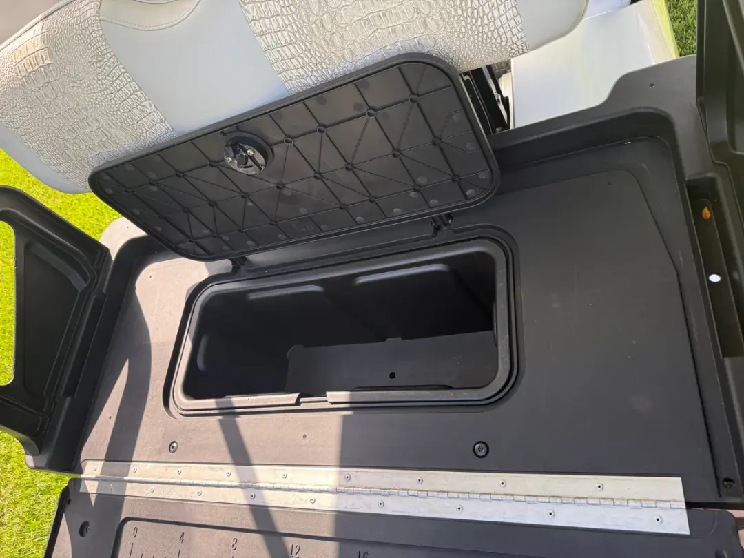 2018 E-Z-GO Valor ELiTE Lithium photo 5