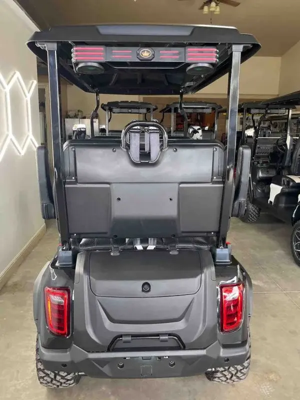2027 Evolution D5 Maverick 4 Passenger photo 8
