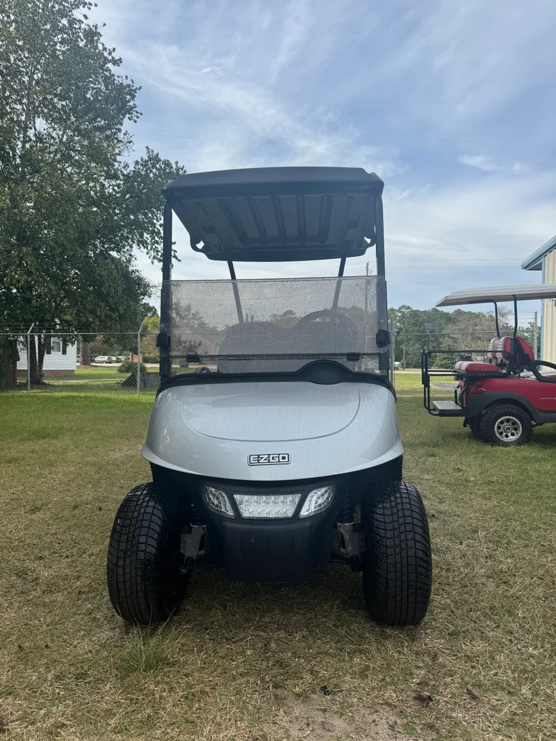2023 E-Z-GO RXV Gas photo 2