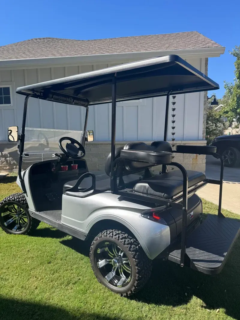 2017 E-Z-GO TXT 48V Electric photo 5