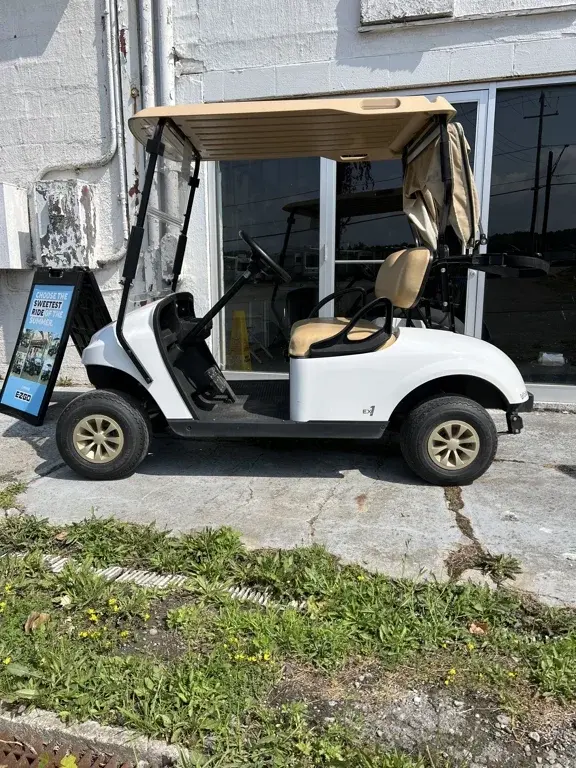 2022 E-Z-GO TXT photo 1