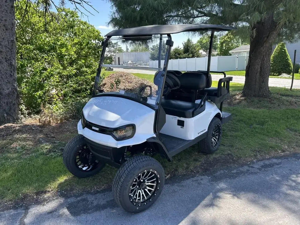 2026 E-Z-GO Express photo 1