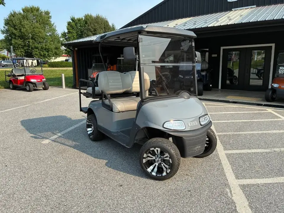2023 E-Z-GO RXV ELiTE Lithium photo 1