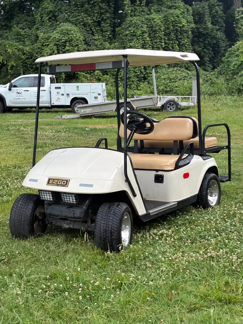 2002 E-Z-GO TXT photo 1