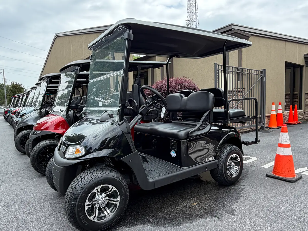 2021 E-Z-GO RXV photo 1