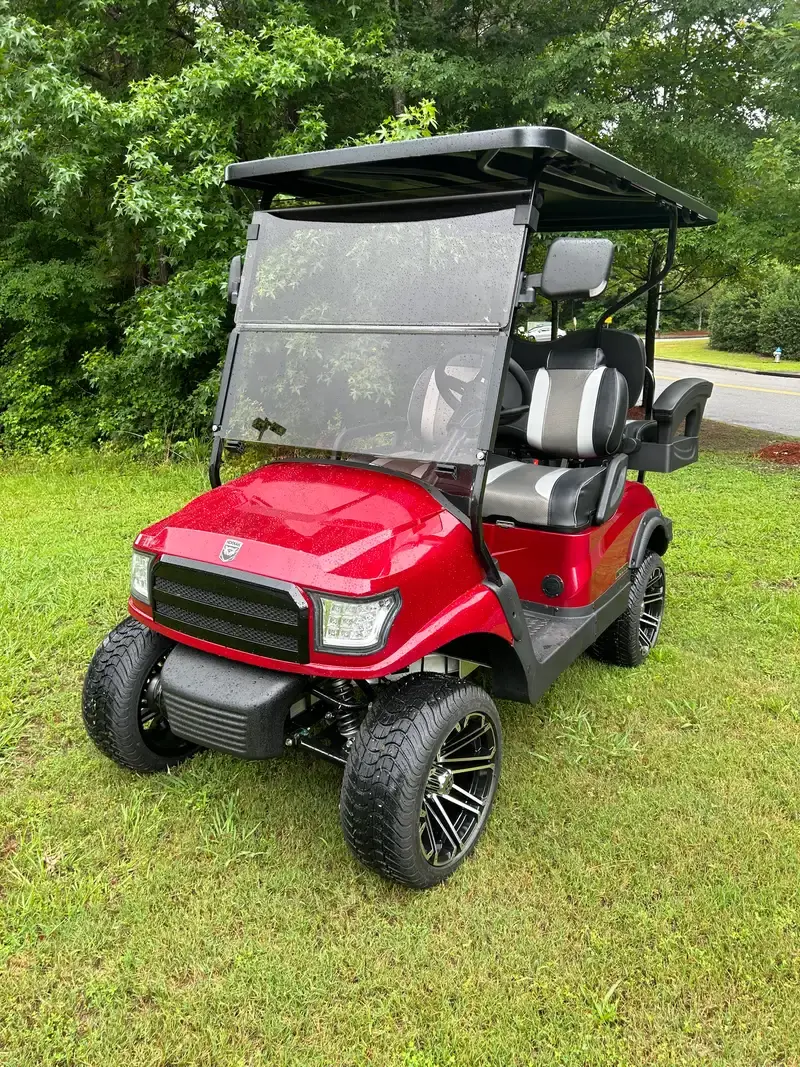 2023 Kodiak EV Defender photo 1