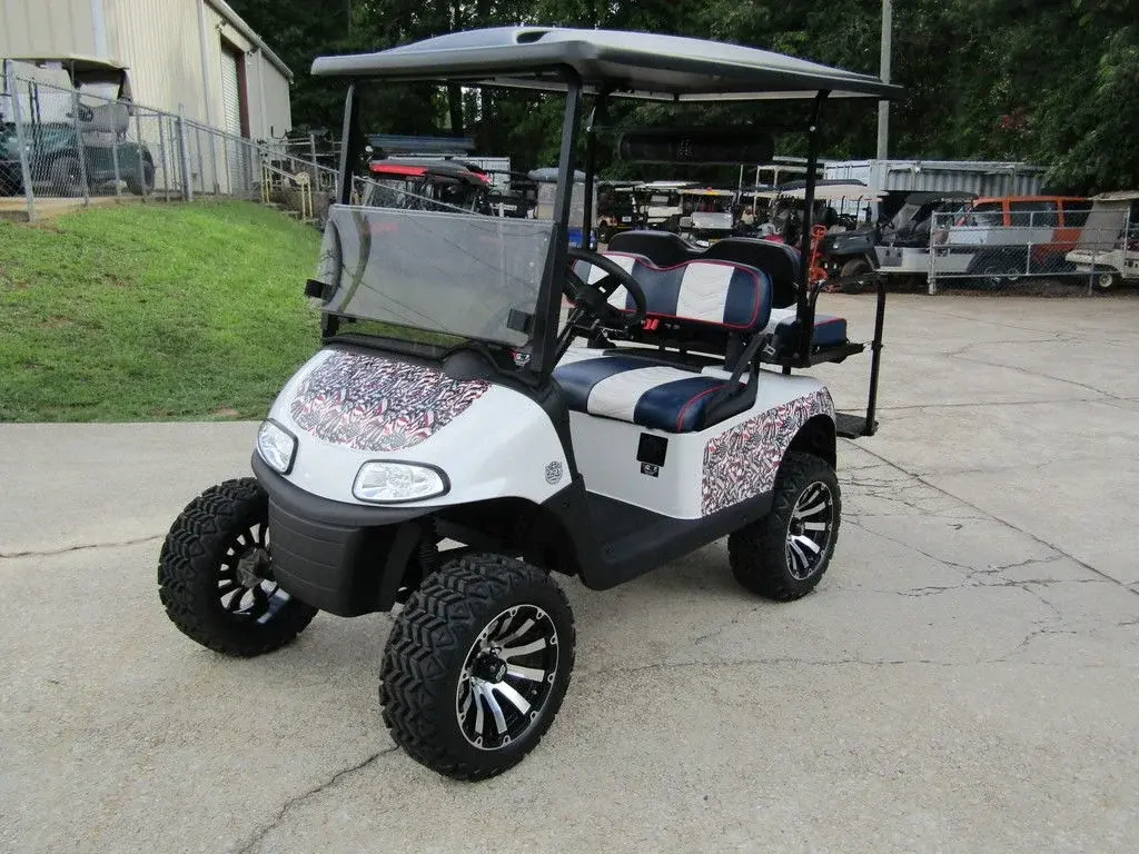 2020 E-Z-GO RXV photo 1