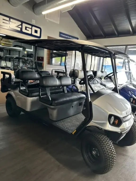 2024 E-Z-GO Valor photo 1