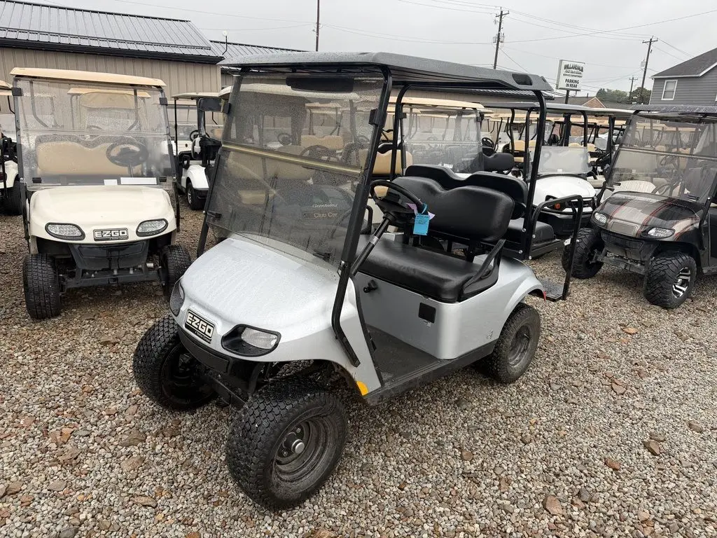 2021 E-Z-GO TXT photo 1