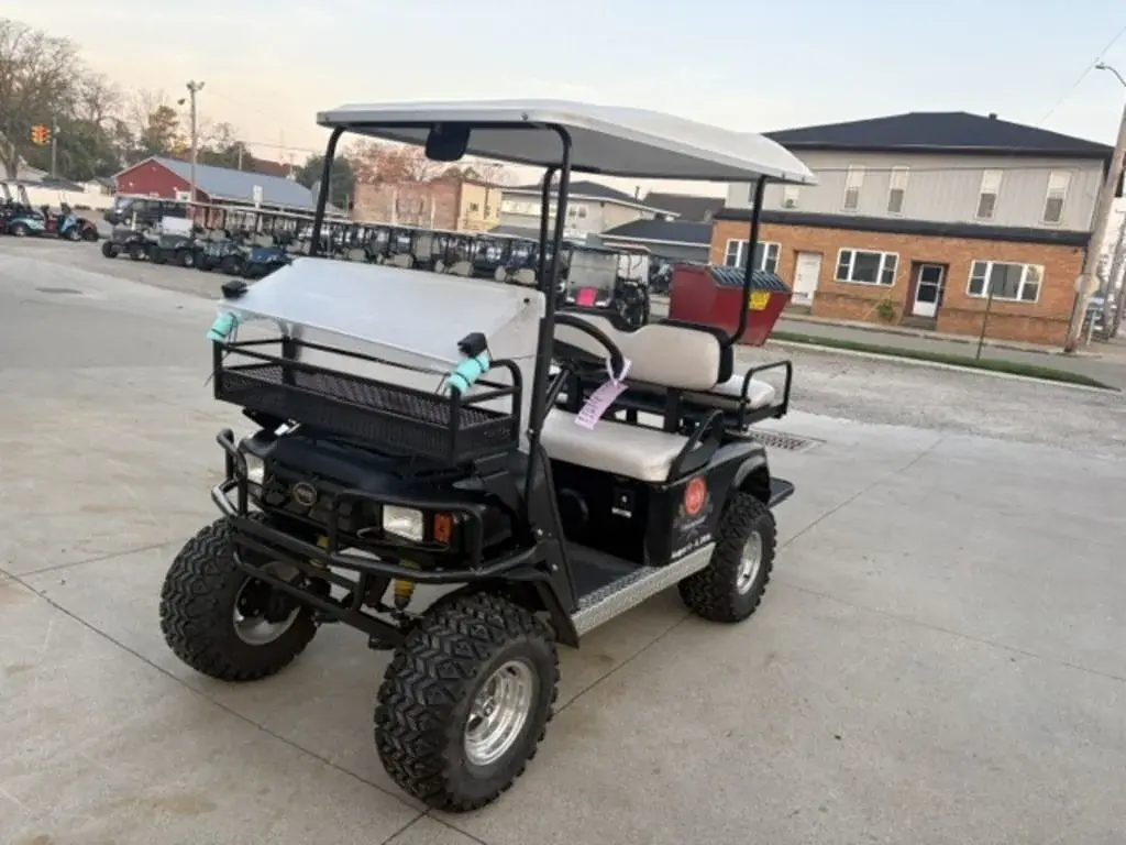 2006 E-Z-GO TXT photo 1