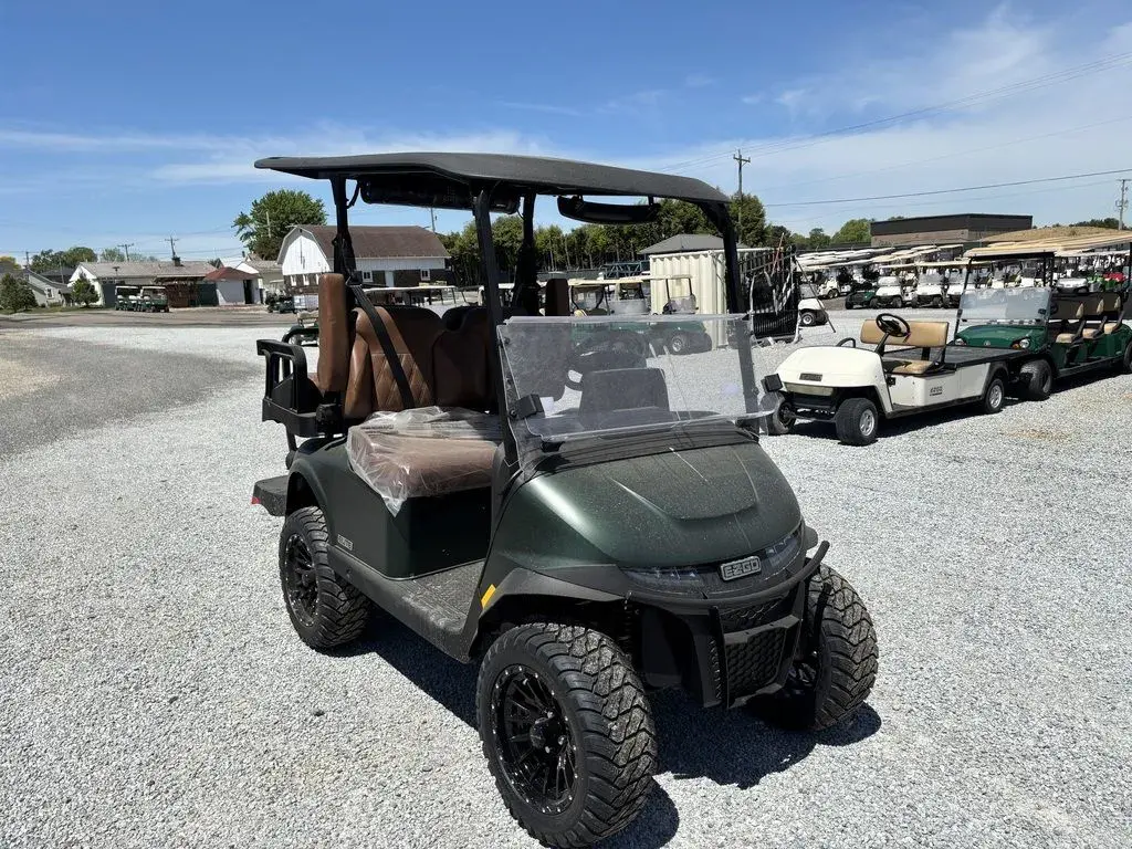 2026 E-Z-GO RXV ELiTE Lithium photo 1