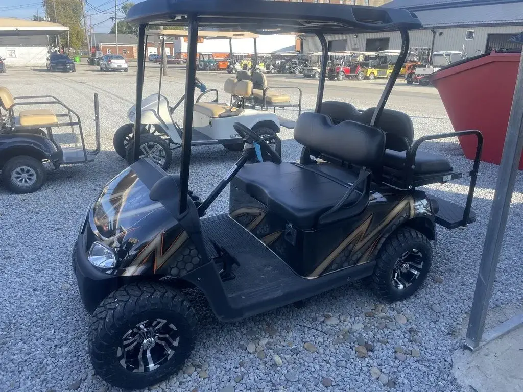 2021 E-Z-GO RXV photo 1