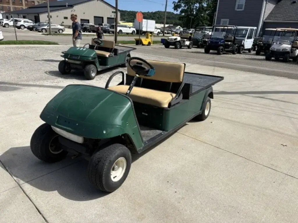 2010 Cushman Shuttle 2 Gas photo 1
