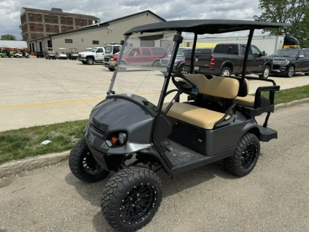 2026 E-Z-GO Express photo 1
